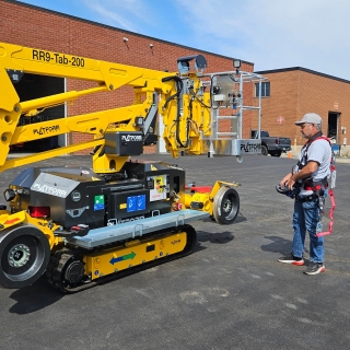 Exploring The Benefits Of Remote-Controlled Rail Boom Lifts Remote-Controlled Rail Boom Lift Advantages